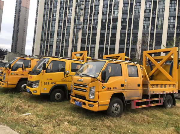 麻城100K防撞緩沖車(chē)出租，價(jià)格優(yōu)惠